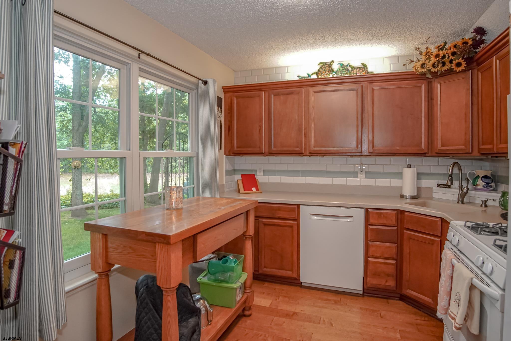 166 Federal Road Galloway Township, NJ 08205 - Photo 2 of 37 Gallery Image 2