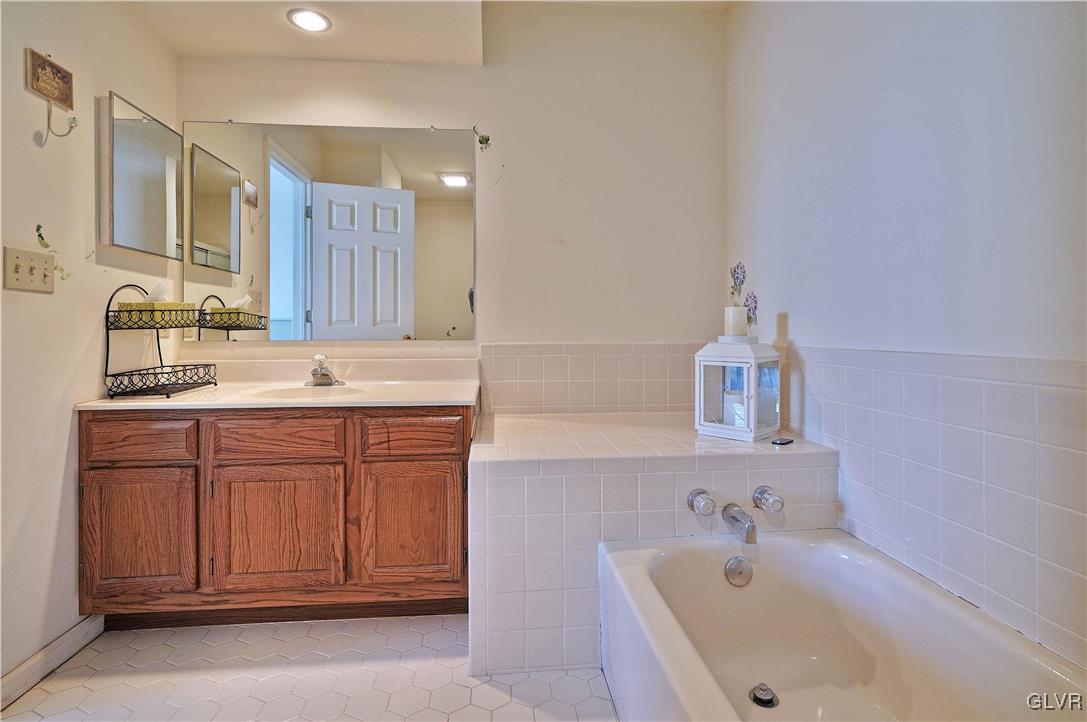1293 Forest Road Whitehall, PA 18052 - Photo 17 of 23 Gallery Image 17