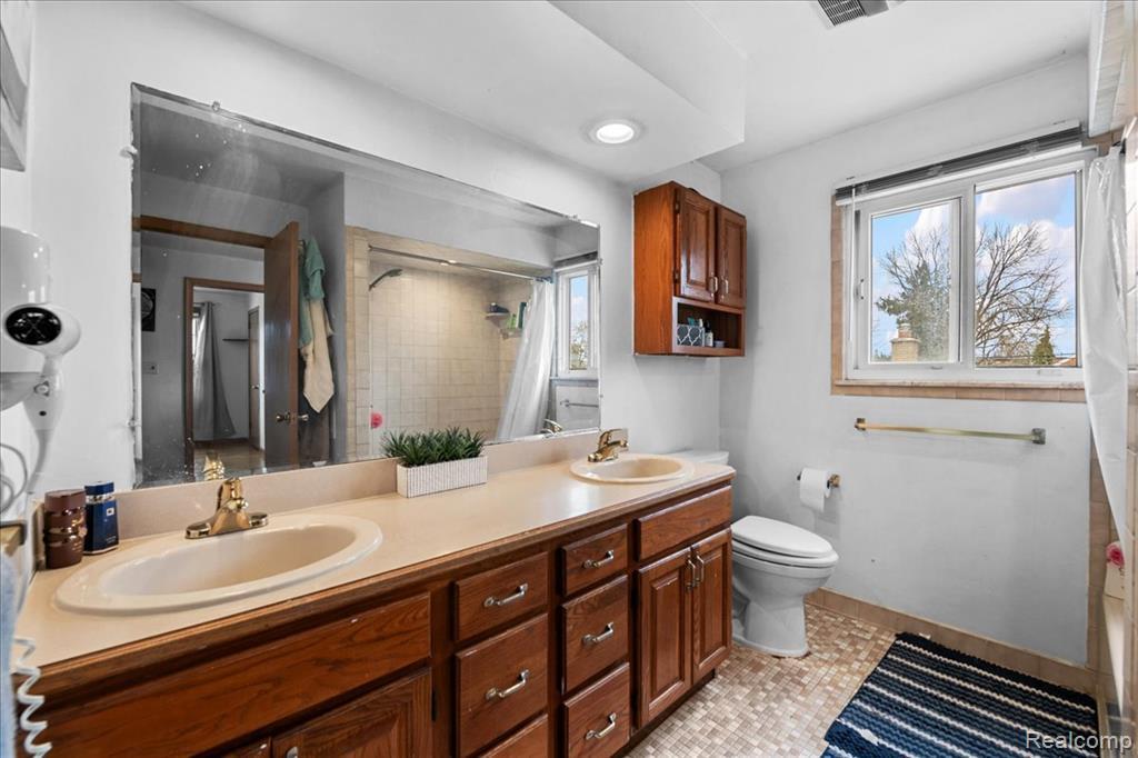6716 Rosedale Boulevard Allen Park, MI 48101 - Photo 22 of 31 GetMedia-10