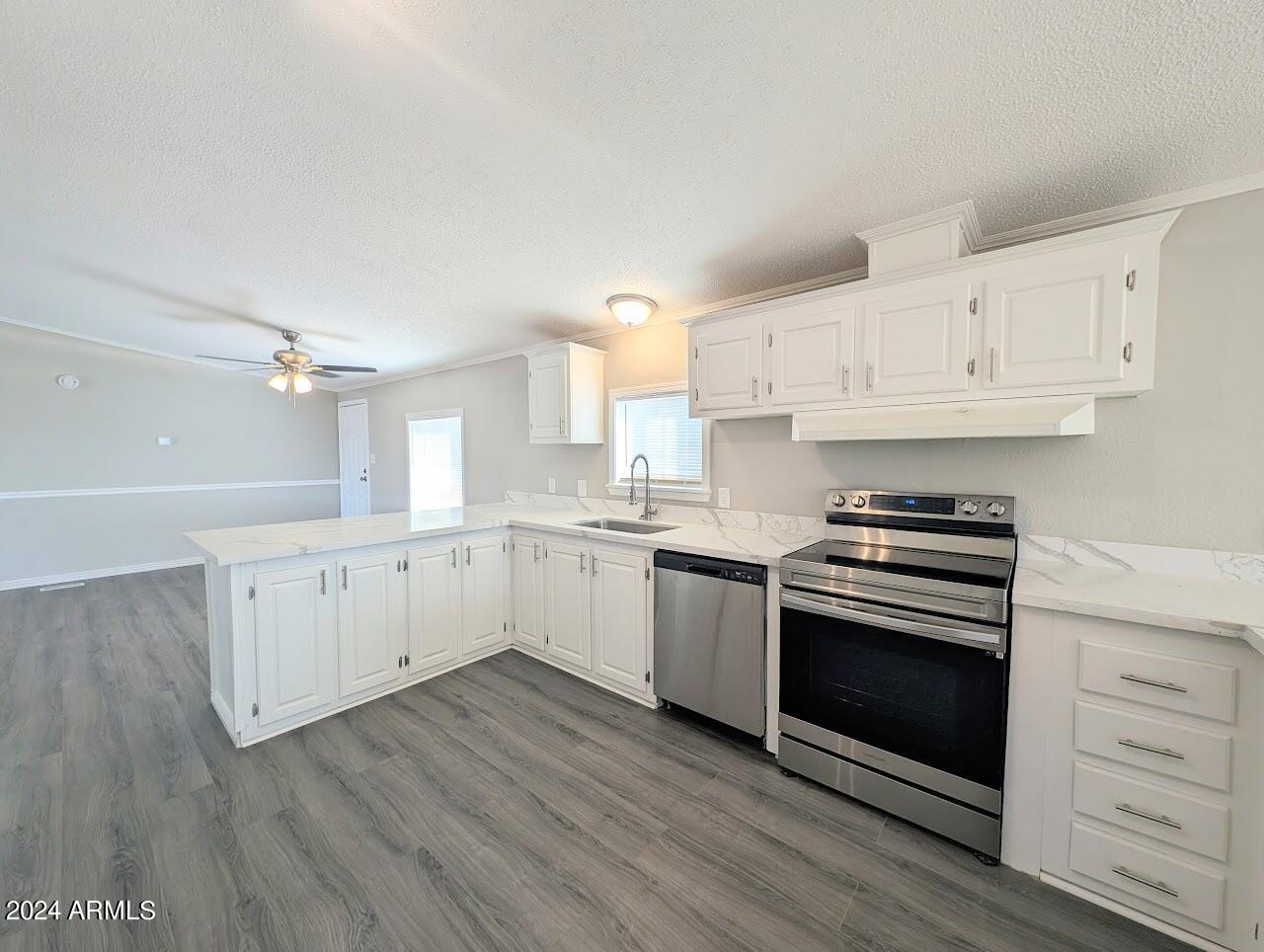 Acacia kitchen2