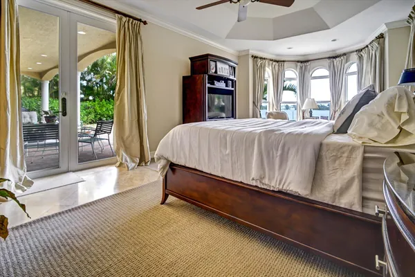 $3,950,888 | 881 Southeast St Lucie Boulevard, Stuart, FL 34996