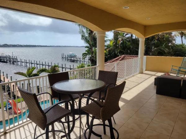 $3,950,888 | 881 Southeast St Lucie Boulevard, Stuart, FL 34996