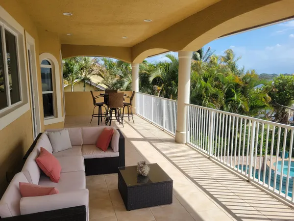 $3,950,888 | 881 Southeast St Lucie Boulevard, Stuart, FL 34996