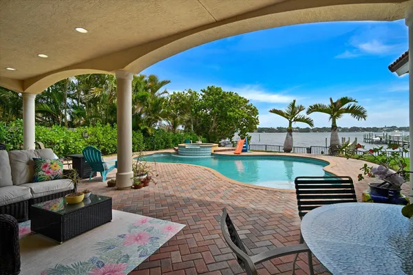 $3,950,888 | 881 Southeast St Lucie Boulevard, Stuart, FL 34996