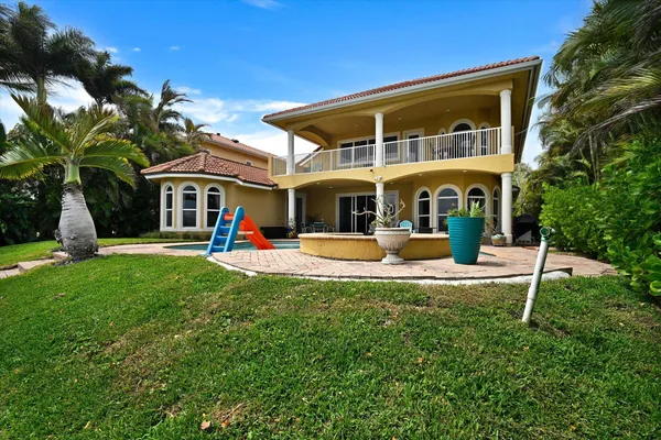 $3,950,888 | 881 Southeast St Lucie Boulevard, Stuart, FL 34996