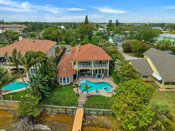 $3,950,888 | 881 Southeast St Lucie Boulevard, Stuart, FL 34996