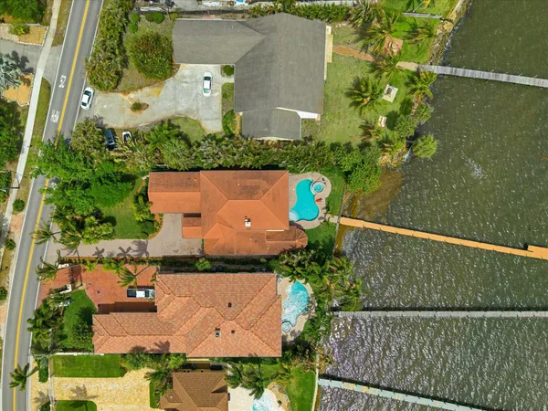 $3,950,888 | 881 Southeast St Lucie Boulevard, Stuart, FL 34996