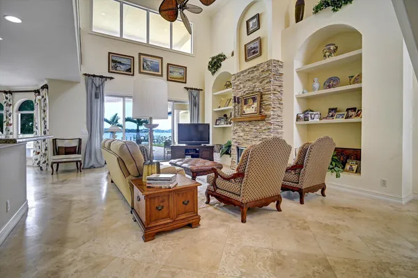 $3,950,888 | 881 Southeast St Lucie Boulevard, Stuart, FL 34996