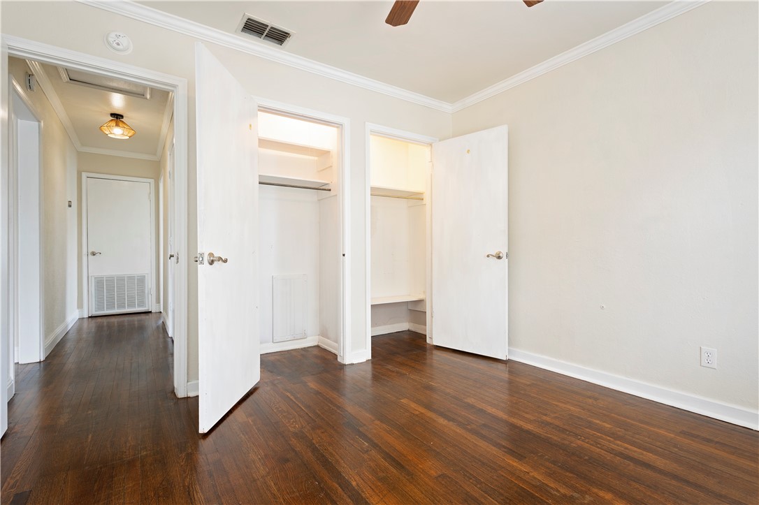 726 Anderson Street Corpus Christi, TX 78411 - Photo 11 of 19 an empty room with wooden floor
