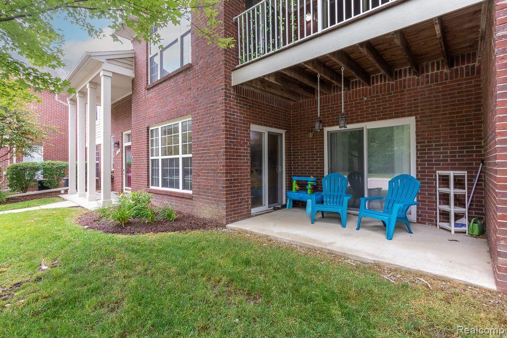 1723 Deepwood Circle Rochester, MI 48307 - Photo 19 of 20 Patio