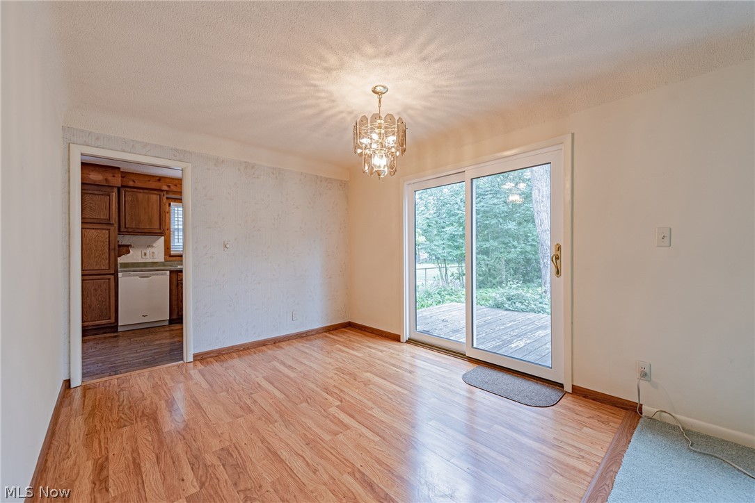 5246 East Farnhurst Road Cleveland, OH 44124 - Photo 11 of 34