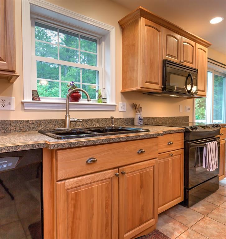 51 Evans Ridge Road Windham, ME 04062 - Photo 11 of 35 Kitchen