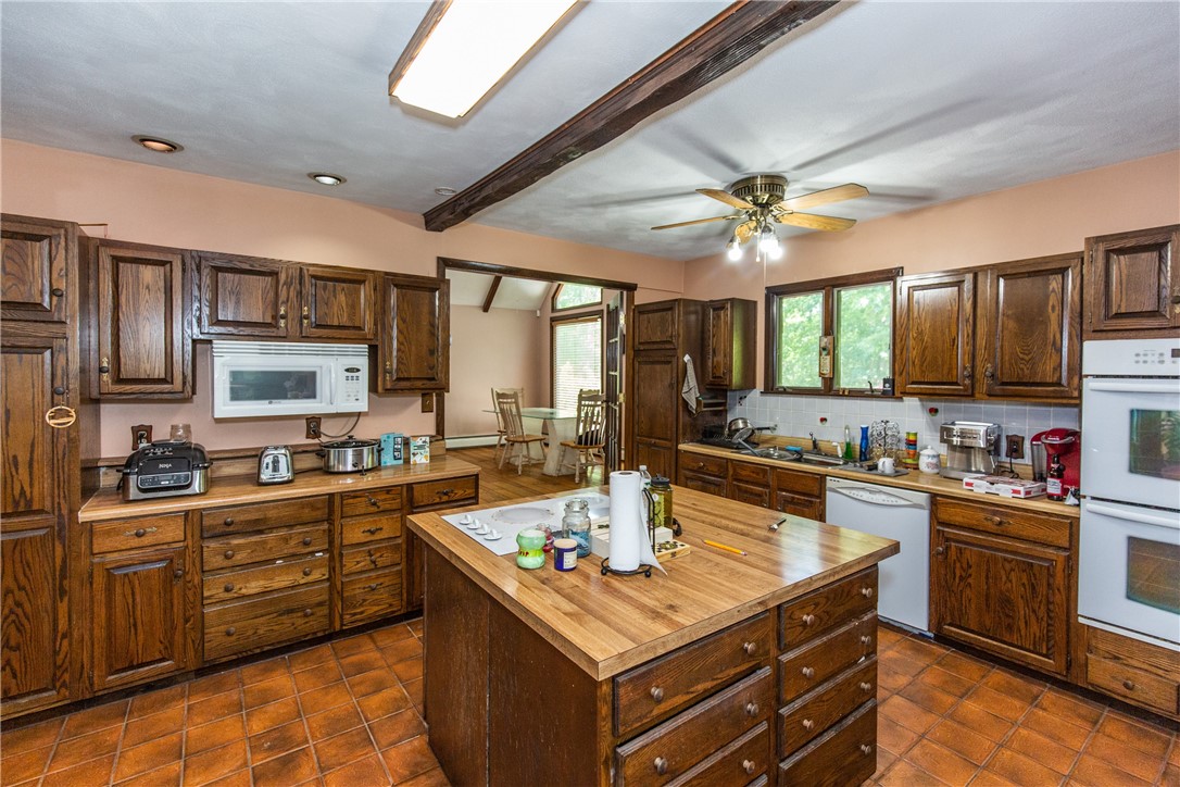 8 Evans Road Smithfield, RI 02814 - Photo 17 of 31