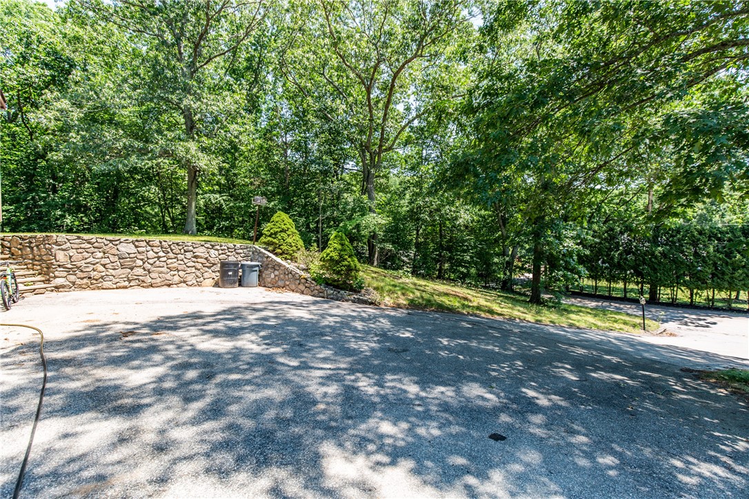 8 Evans Road Smithfield, RI 02814 - Photo 25 of 31