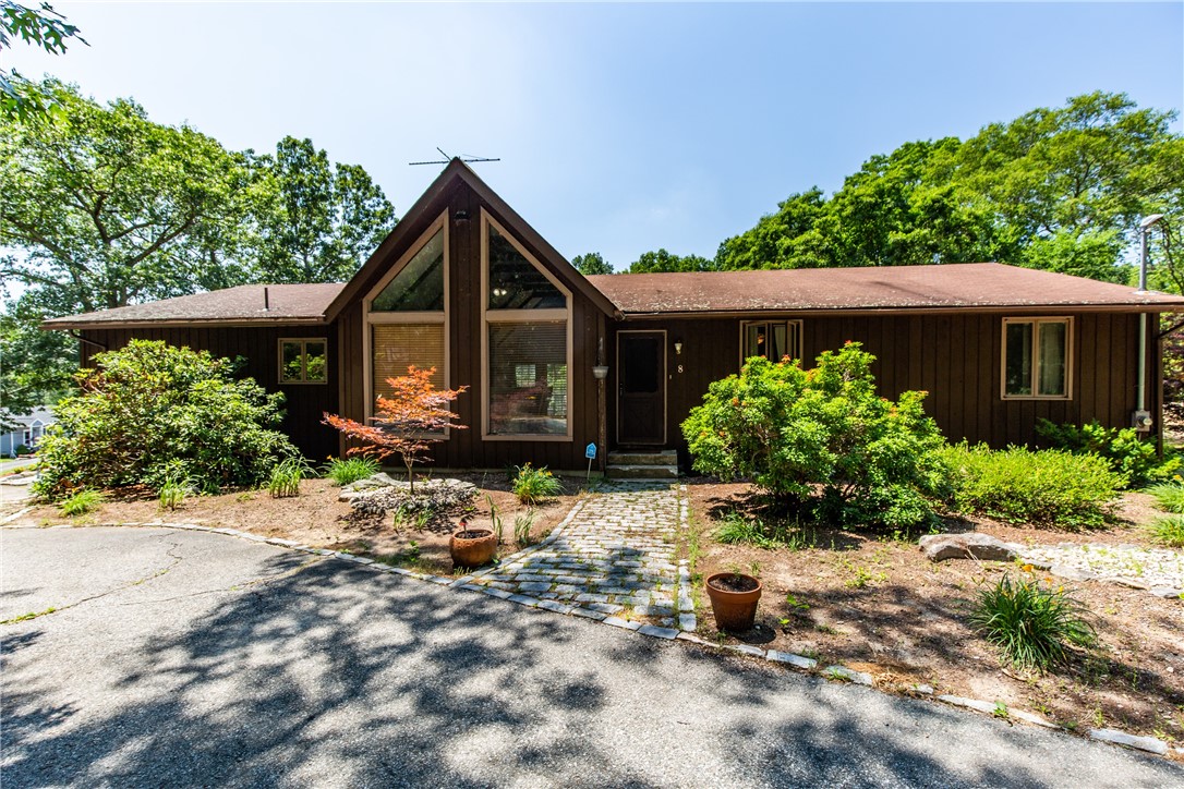 8 Evans Road Smithfield, RI 02814 - Photo 4 of 31