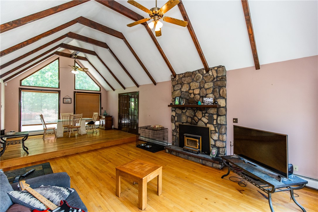 8 Evans Road Smithfield, RI 02814 - Photo 5 of 31