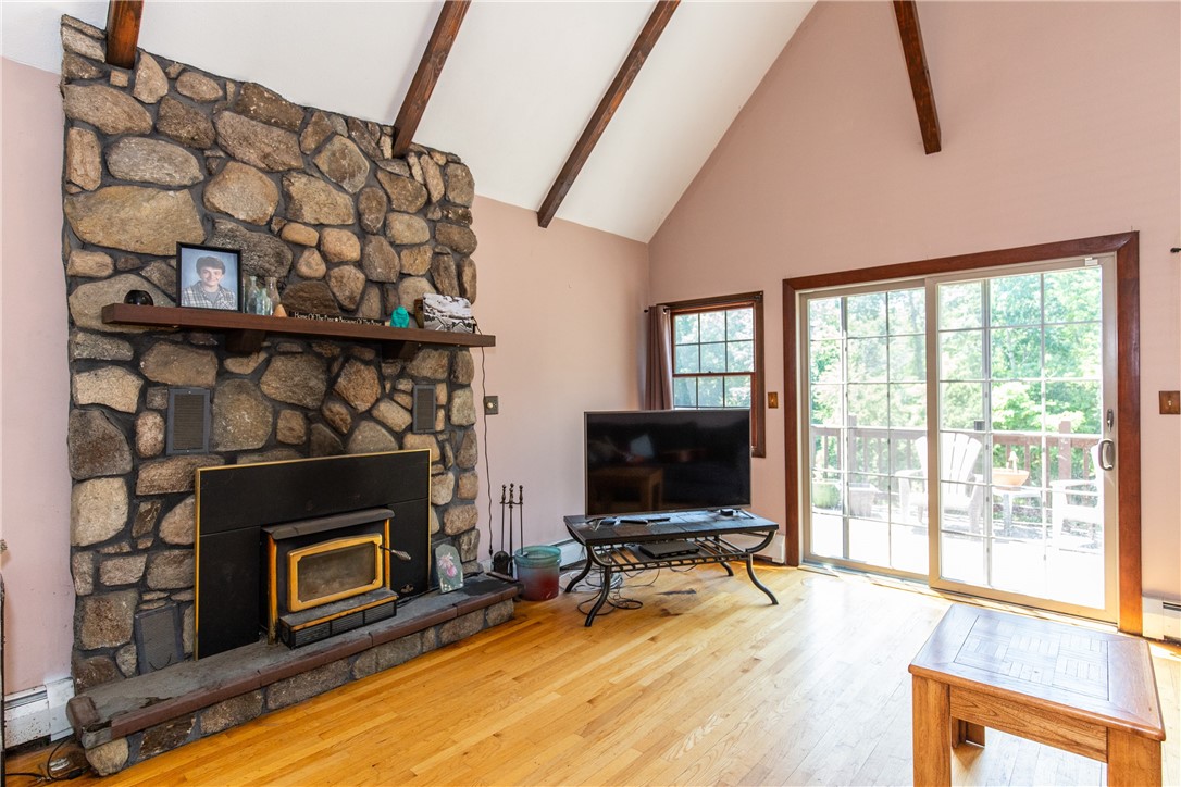 8 Evans Road Smithfield, RI 02814 - Photo 8 of 31