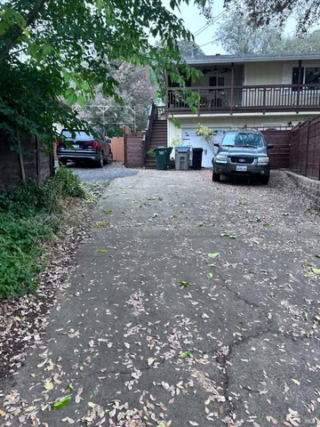 $2,100,000 | 290 Robles Drive, Lakeport, CA 95453