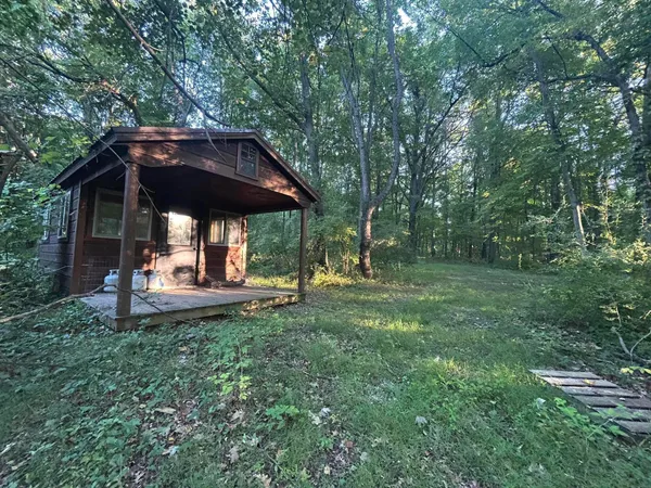 $184,900 | 11500 Goose Lake Road, Jonesville, MI 49250