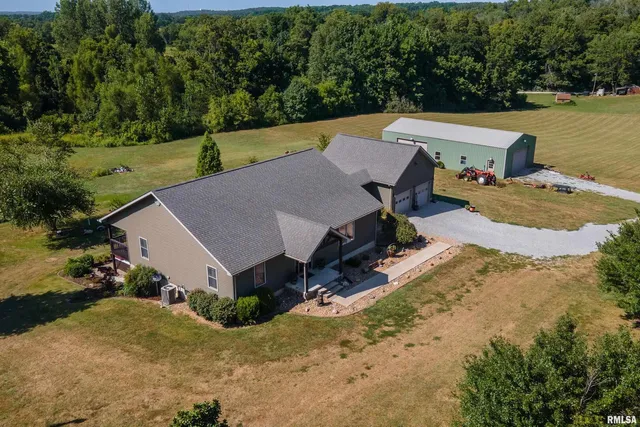 $430,000 | 3860 Boyd Road, Jonesboro, IL 62952