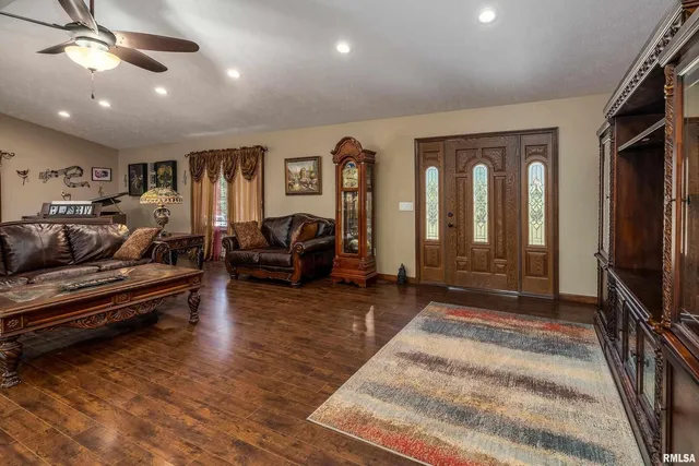 $430,000 | 3860 Boyd Road, Jonesboro, IL 62952