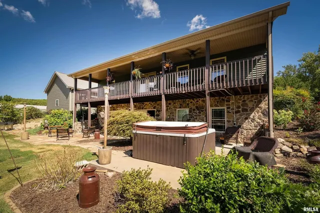 $430,000 | 3860 Boyd Road, Jonesboro, IL 62952