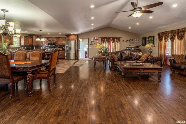 $430,000 | 3860 Boyd Road, Jonesboro, IL 62952