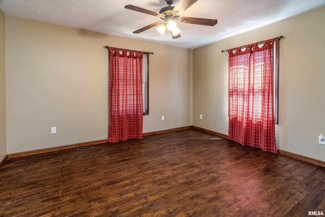 $430,000 | 3860 Boyd Road, Jonesboro, IL 62952