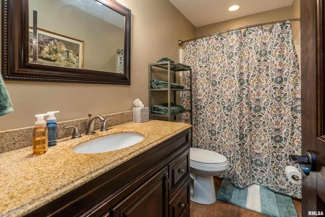 $430,000 | 3860 Boyd Road, Jonesboro, IL 62952