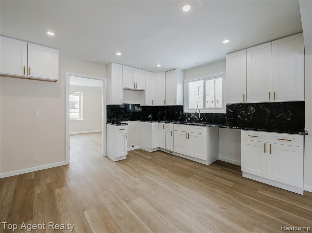 20580 21 Mile Road Macomb, MI 48044 - Photo 4 of 41