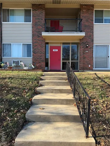 $79,900 | 9925 Bunker Hill Drive, Unit F, St. Louis, MO 63123