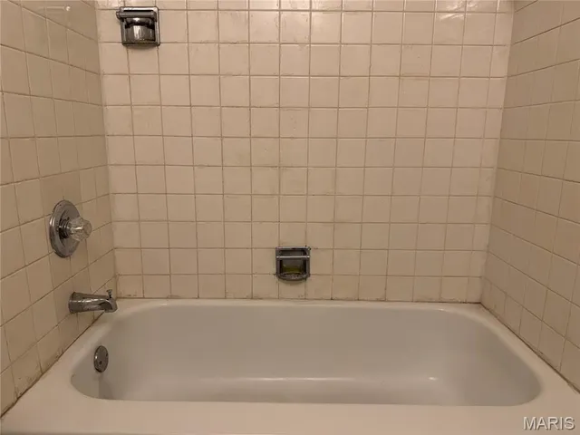 $79,900 | 9925 Bunker Hill Drive, Unit F, St. Louis, MO 63123