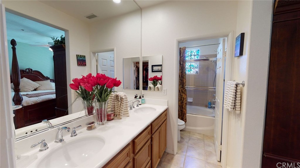 17 Gazania Way Ladera Ranch, CA 92694 - Photo 14 of 29 Master bath on second level