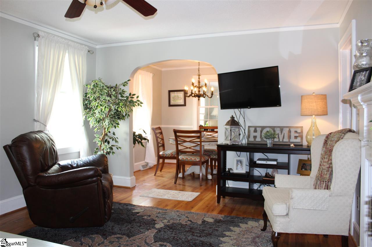 13 East Decatur Street Greenville, SC 29617 - Photo 4 of 32 Gallery Image 4