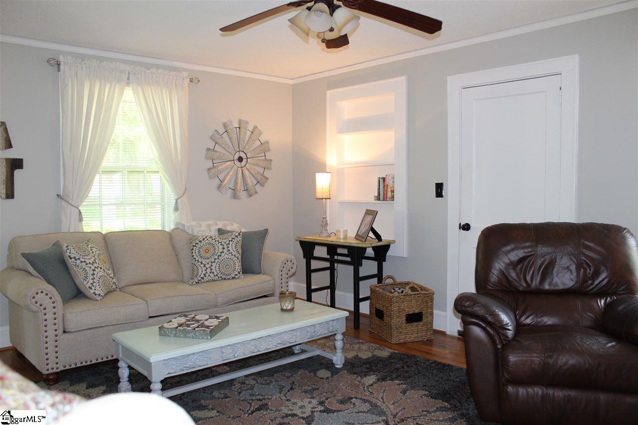 13 East Decatur Street Greenville, SC 29617 - Photo 5 of 32 Gallery Image 5