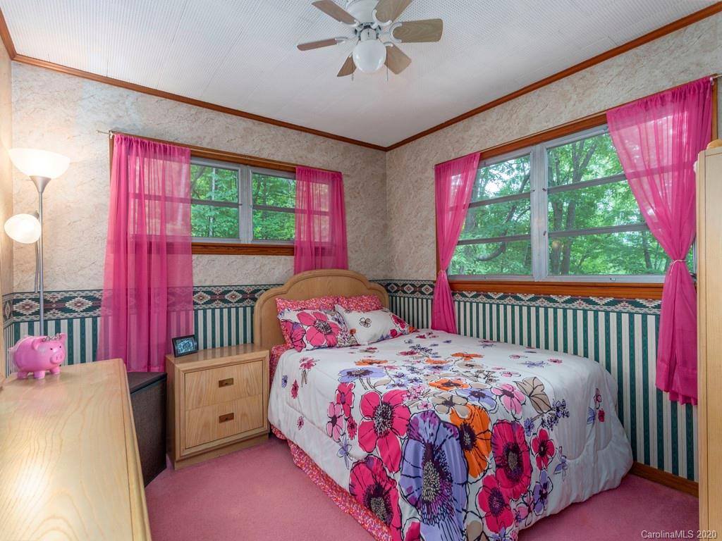 847 Fox Run Road Waynesville, NC 28785 - Photo 12 of 20 Gallery Image 12