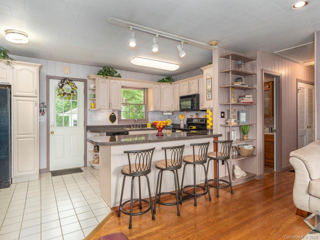 847 Fox Run Road Waynesville, NC 28785 - Photo 6 of 20 Gallery Image 6