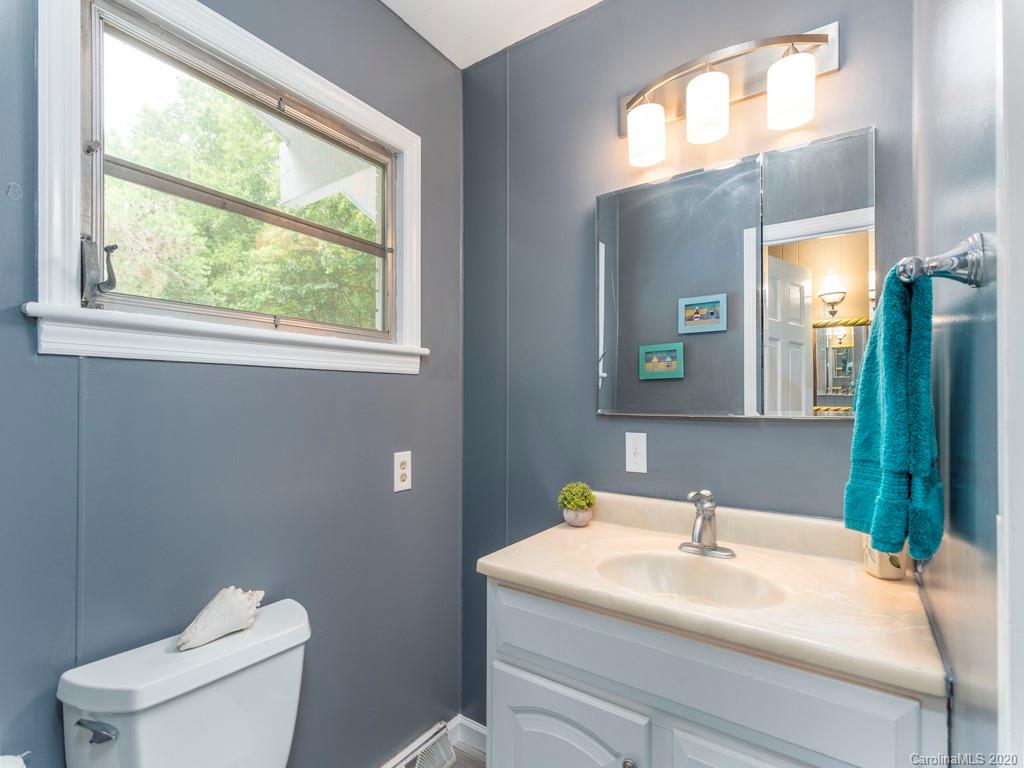 847 Fox Run Road Waynesville, NC 28785 - Photo 9 of 20 Gallery Image 9