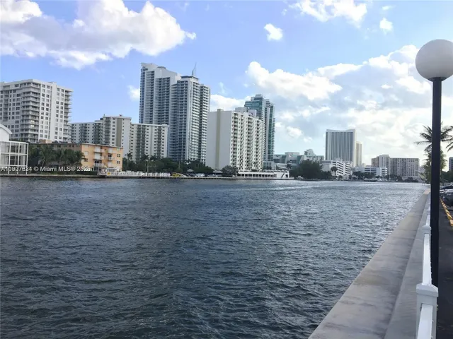 $1,700 | 1000 Parkview Drive, Unit 511, Hallandale Beach, FL 33009