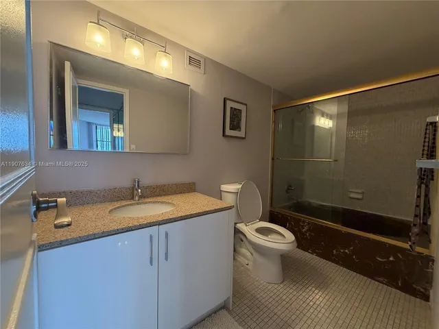 $1,700 | 1000 Parkview Drive, Unit 511, Hallandale Beach, FL 33009