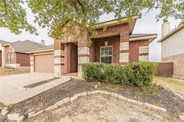 $315,000 | 900 Grant Street, Burleson, TX 76028