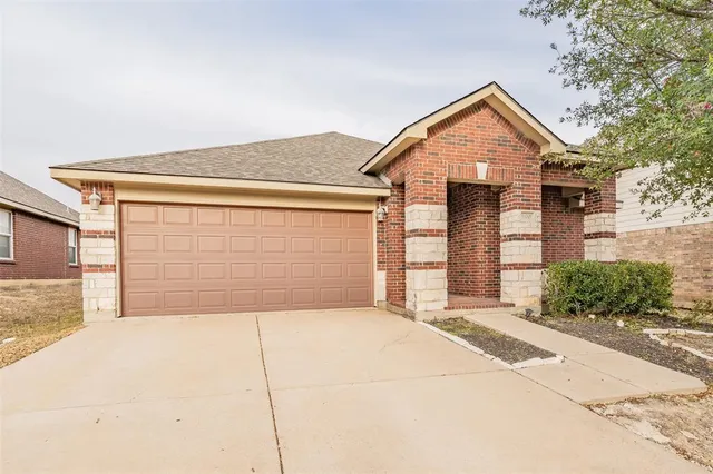 $315,000 | 900 Grant Street, Burleson, TX 76028
