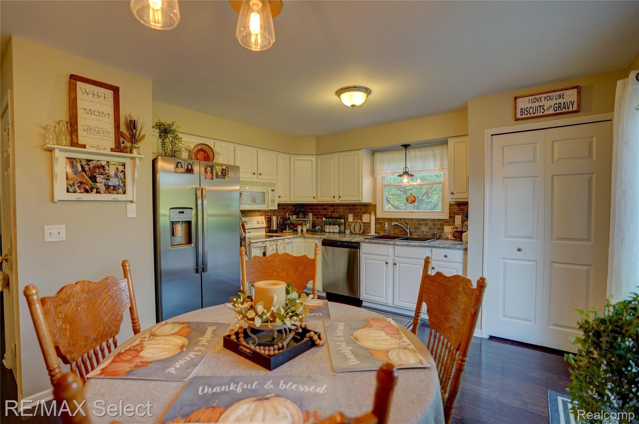 8224 North Genesee Road Mount Morris, MI 48458 - Photo 10 of 57 8224 N Genesee Road 30.jpg