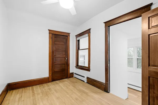 $2,795 | 1826 Franklin Avenue Southeast, Minneapolis, MN 55414