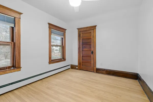 $2,795 | 1826 Franklin Avenue Southeast, Minneapolis, MN 55414