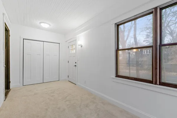 $2,795 | 1826 Franklin Avenue Southeast, Minneapolis, MN 55414