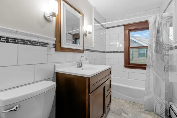 $2,795 | 1826 Franklin Avenue Southeast, Minneapolis, MN 55414