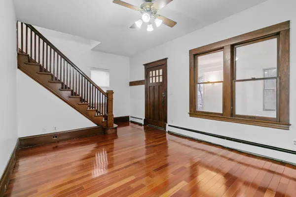 $2,795 | 1826 Franklin Avenue Southeast, Minneapolis, MN 55414