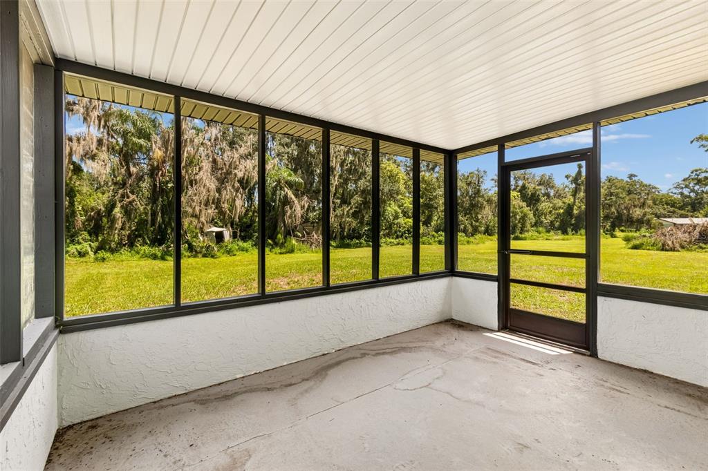 2317 Wooten Road Dover, FL 33527 - Photo 29 of 40 Gallery Image 29