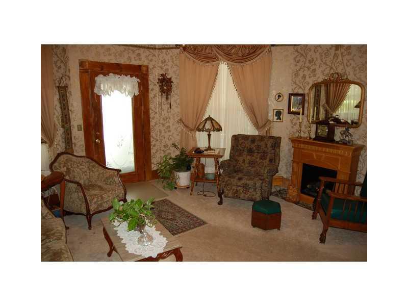 217 Adams Street Pendleton, IN 46064 - Photo 3 of 15
